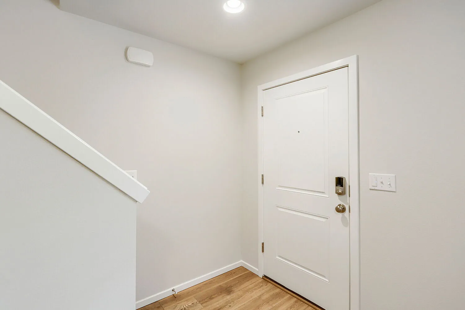 2 bed, 2.5 bath, 1496 sqft, $2,472 — Photo 2