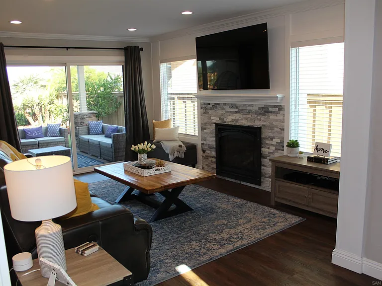 11065 Evening Creek Dr E — Photo 6