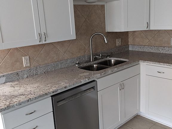 5th image of 3813 Atlanta Dr