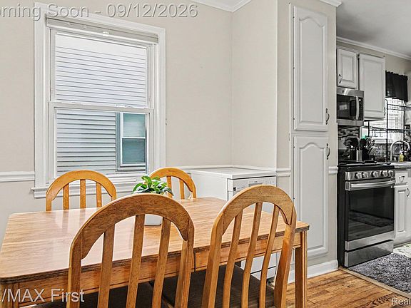 3rd image of 4160 Carnegie St