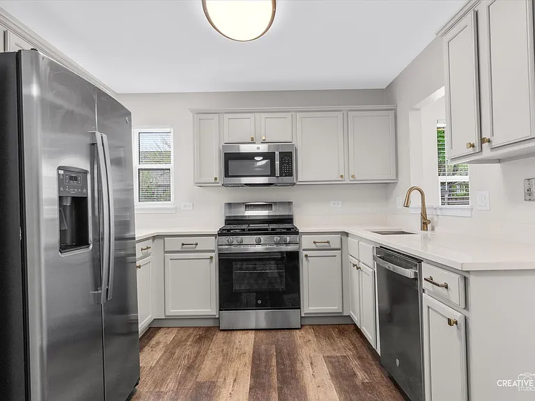2225 Carpenter Ave — Photo 7