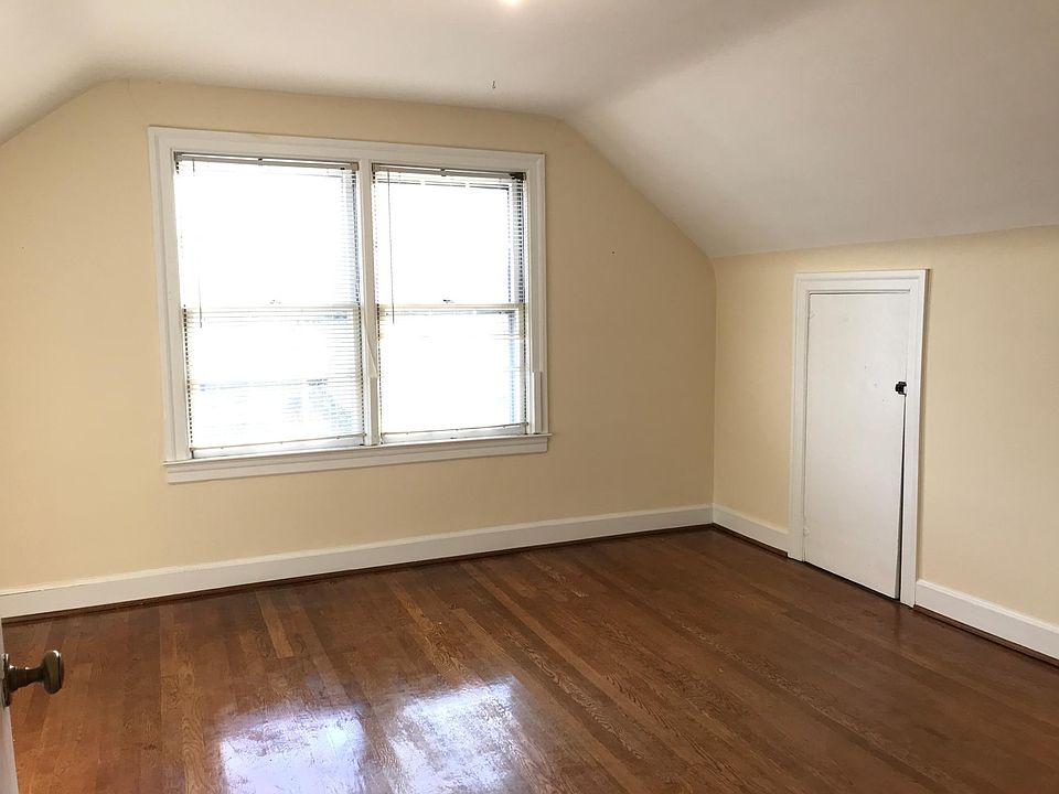 1st image of 737 30th St NW