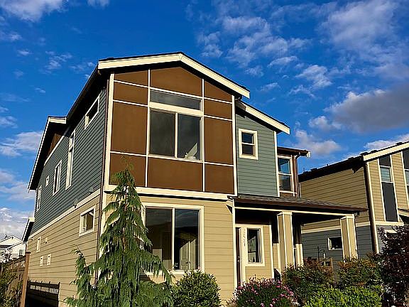 Craftsman w/large porch