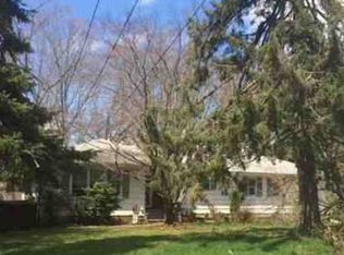 33 Applewood Rd, Branford, CT 06405