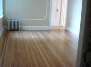 2364 38th St APT 2R, Astoria, NY 11105