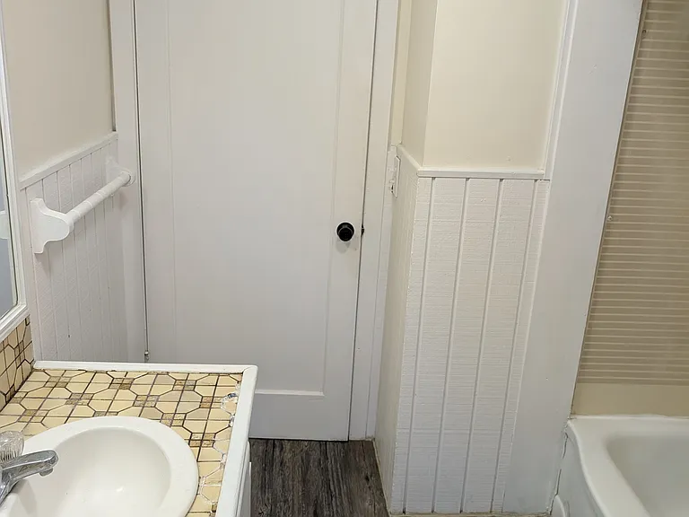 904 East St — Photo 13