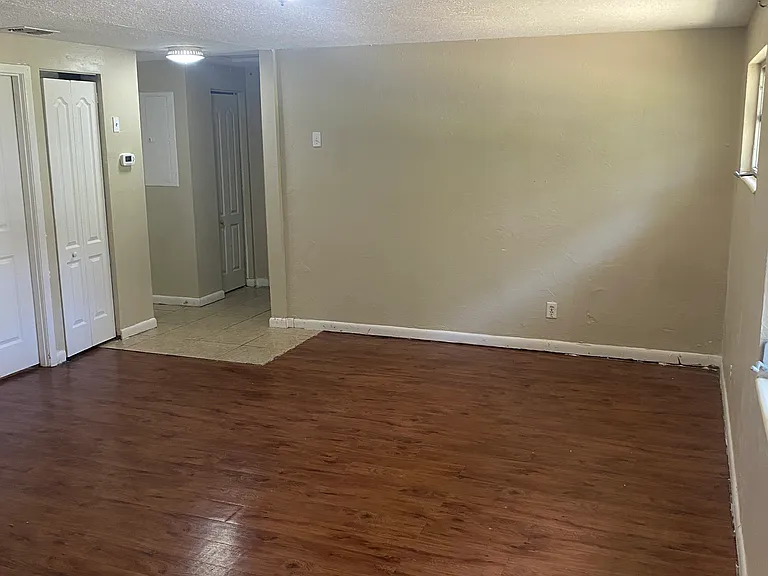 265 Lee Dr — Photo 3