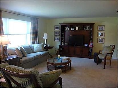 2nd image of 3 Carol Ann Ct