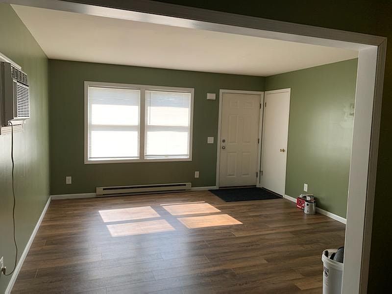 1st image of 135 E Foulke Ave