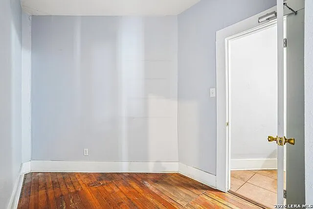 821 E Quincy St — Photo 17