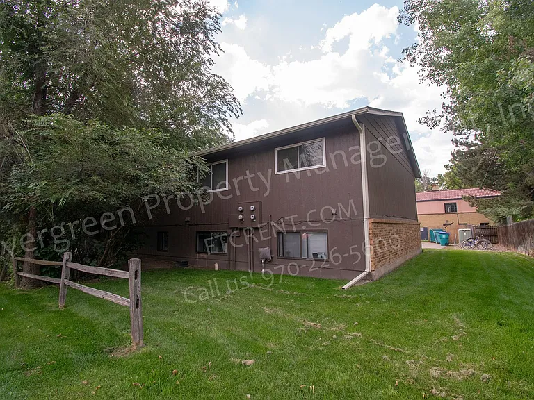 211 N Shields St — Photo 16