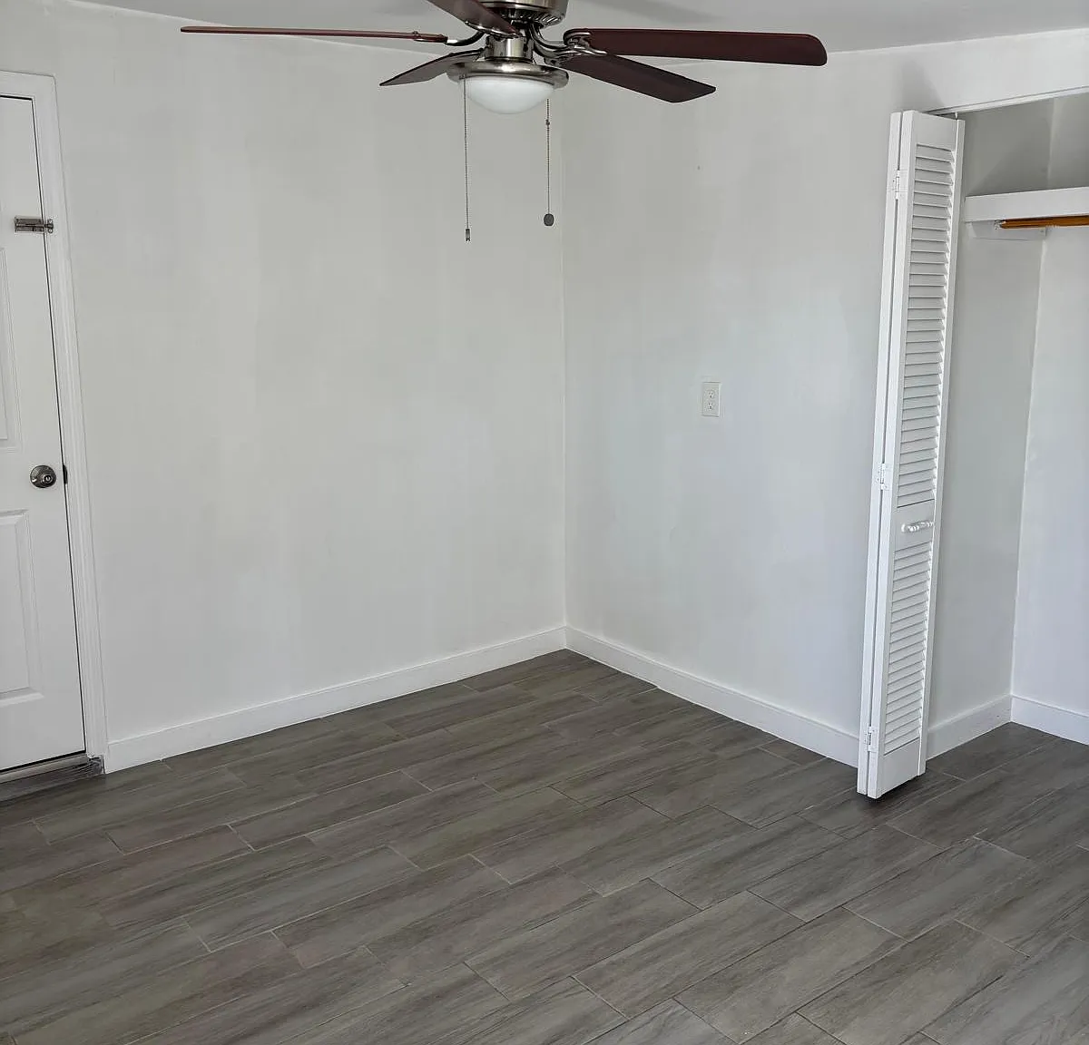 509 Oakside Dr — Photo 3