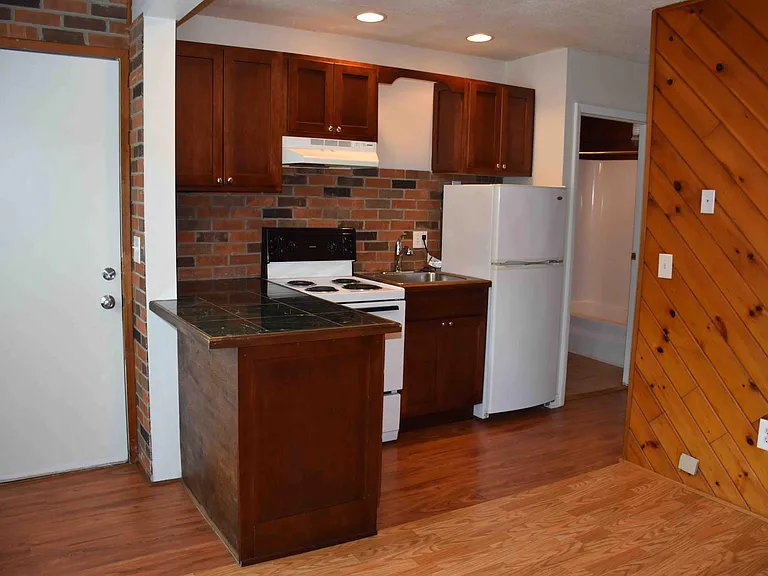 54 University Ave #4 — Photo 2