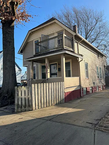 1011 E 72nd St Photo 1