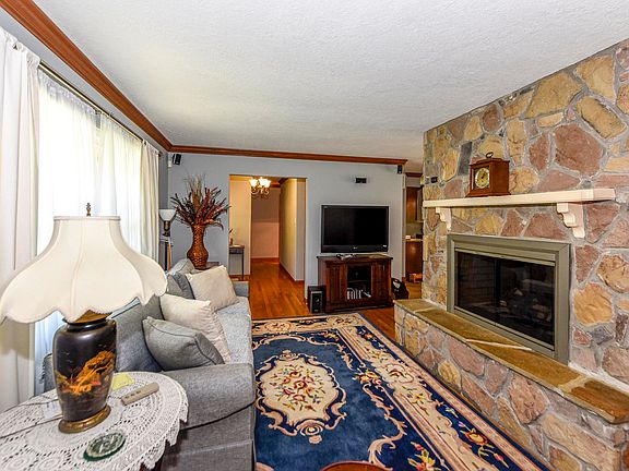 4th image of 2903 Ginn Dr