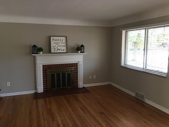 3rd image of 1140 Eastgate Dr