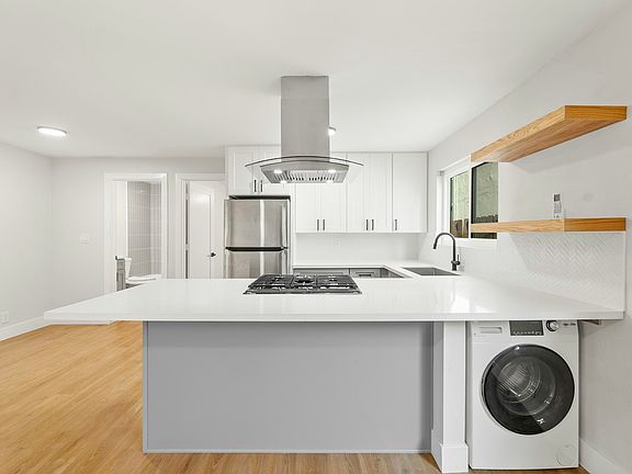 3rd image of 3167 Landis St APT 9