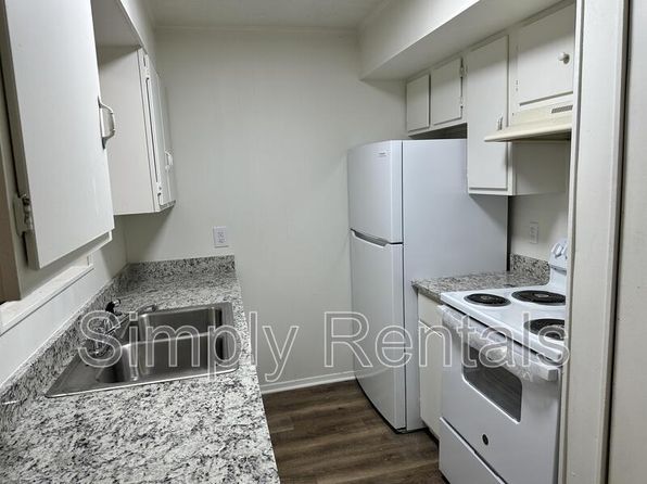 2002 Washington St #3