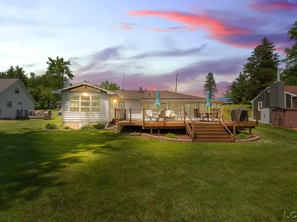 13673 Young Dr, Hudson, MI 49247