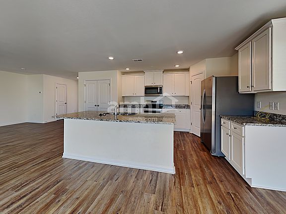 3rd image of 6060 Mason Tucker Dr
