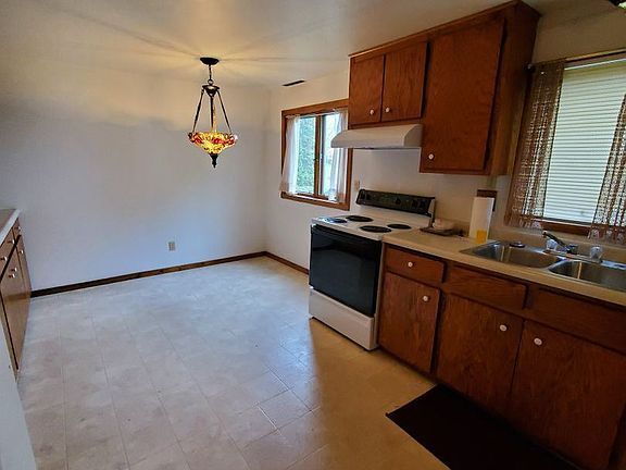 2nd image of 6838 Enge Dr