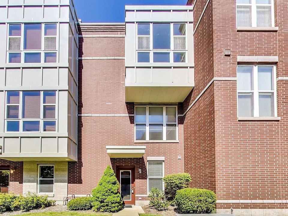 1st image of 3214 N Kilbourn Ave Unit 2