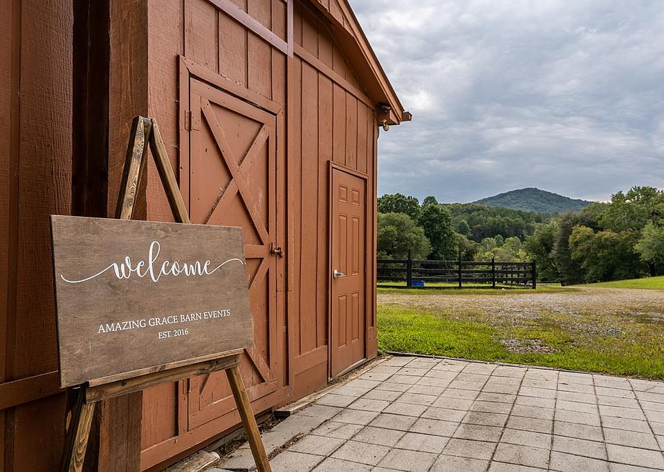 1st image of 86 Stable Gate Dr
