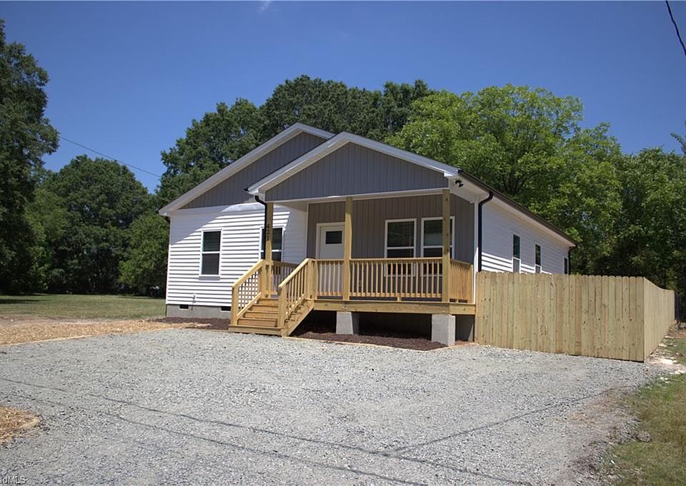 1st image of 421 Crater St