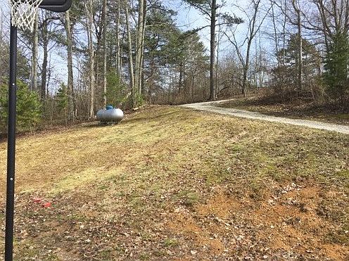 4th image of 10 Dogwood Ln