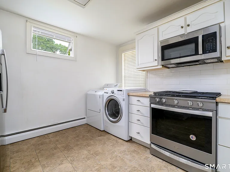 18 Elm Tree Pl #2 — Photo 5