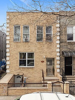 1st image of 224 Bay 34 St #1