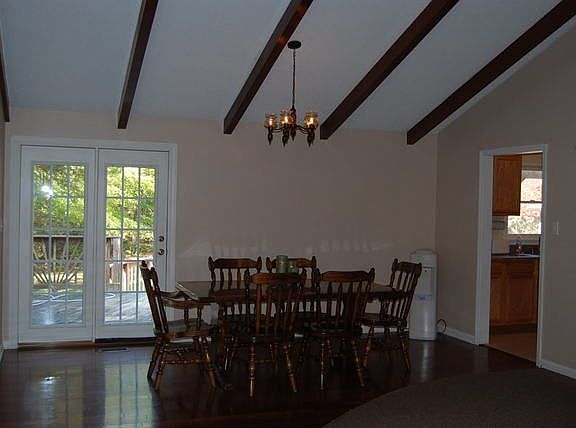 5th image of 305 Oak Leaf Cir