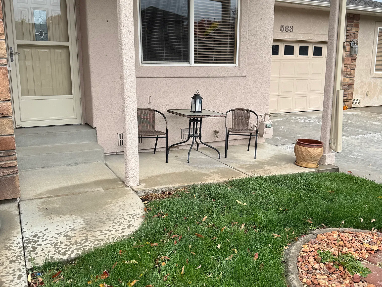 3 bed, 2.5 bath, 1467 sqft, $1,950 — Photo 2