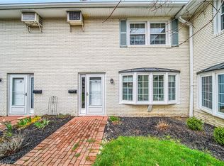 8 Meadowlawn Dr UNIT 20, Mentor, OH 44060