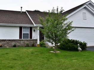8483 Creekway Ln, Machesney Park, IL 61115