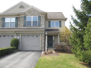 732 Skywalk Ln, Lancaster, PA 17601