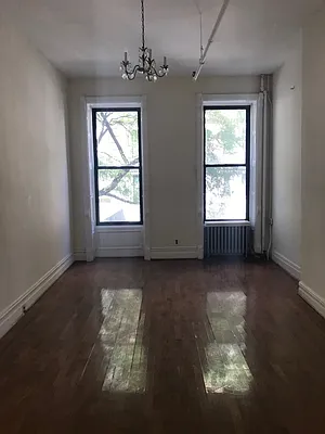 Rented by Chartwell Manhattan Realty | media 10