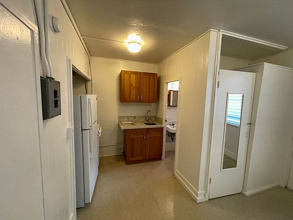 5th image of 1849 Kaioo Dr APT 1