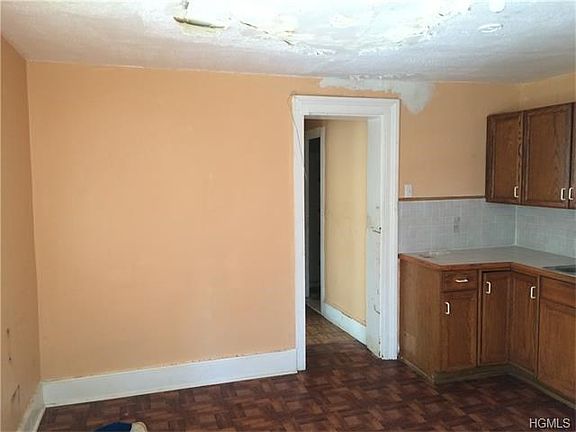 3rd image of 284 Liberty St