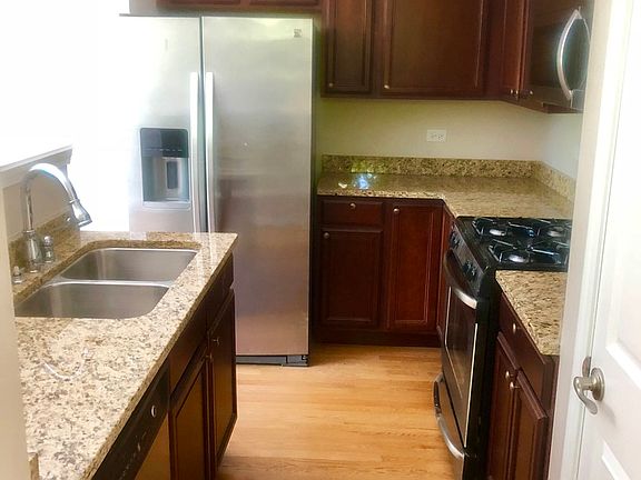2nd image of 740 S Kedzie Ave #2