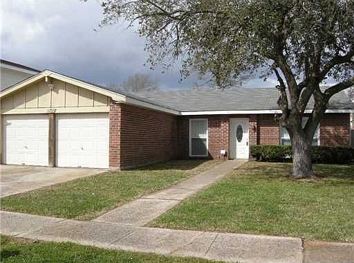 1st image of 3804 Accacia Ln