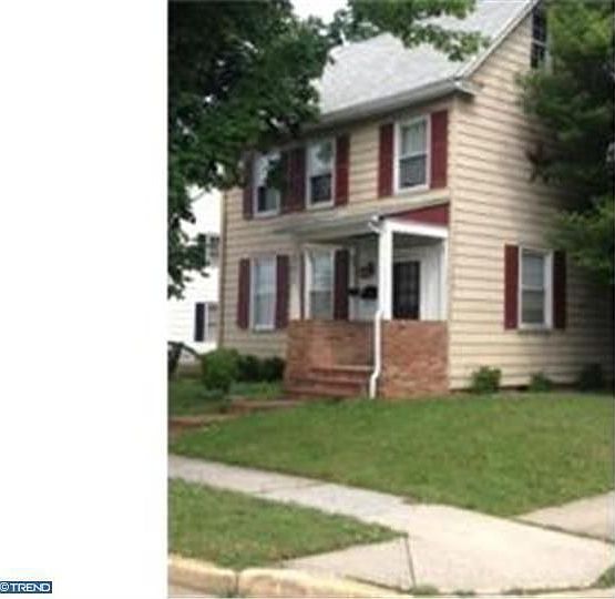 2nd image of 301 William St