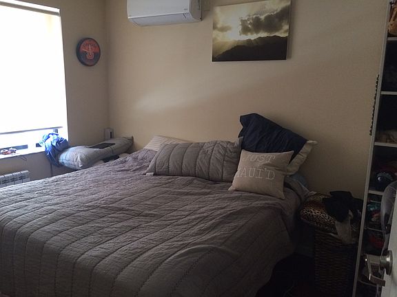 3rd image of 213 Kingsland Ave APT 2R
