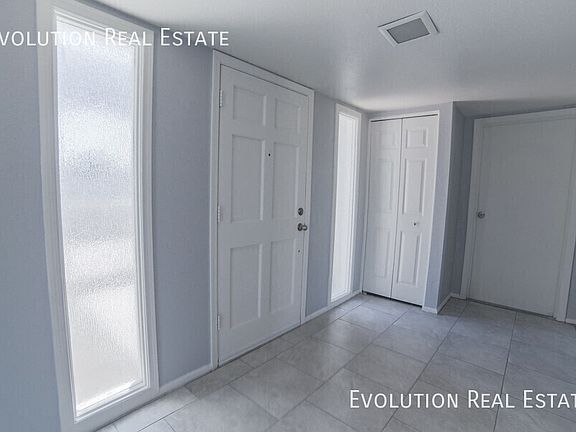 4th image of 2110 S Shannon Dr