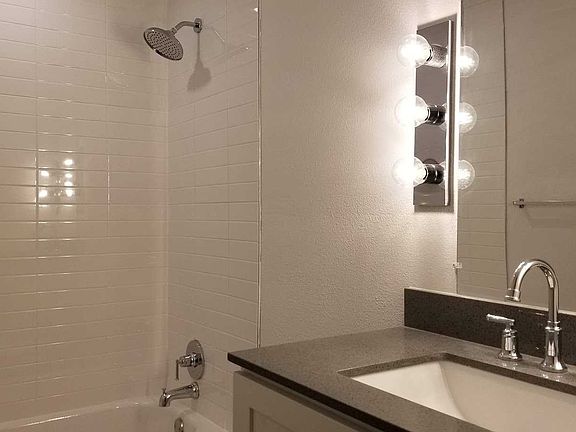4th image of 4100 Swiss Ave #2B