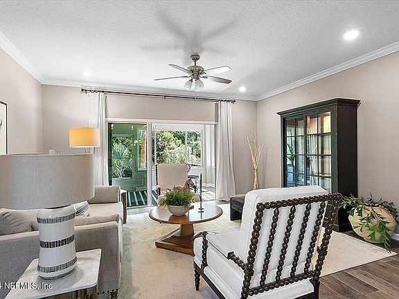 4th image of 289 Aspen Leaf Dr