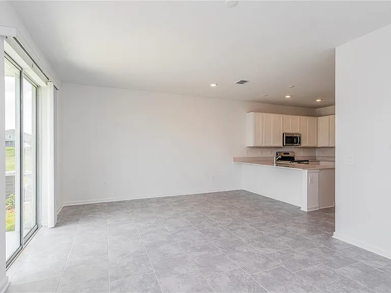 3227 Laurent Loop — Photo 9