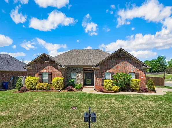 255 Four Winds Dr, Conway, AR 72034