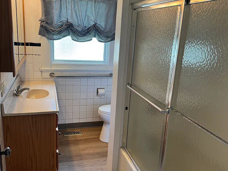 524 W Cherry St — Photo 4