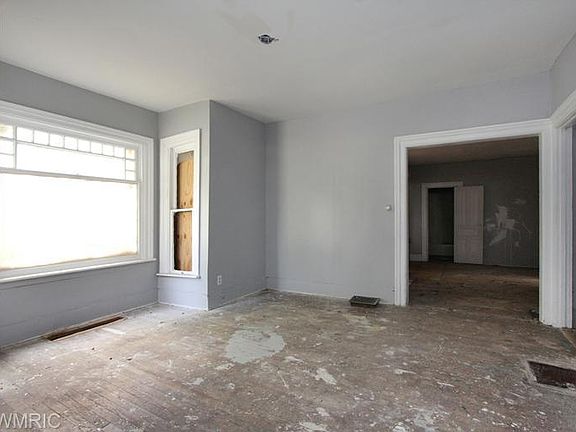 5th image of 1009 Madison Ave SE